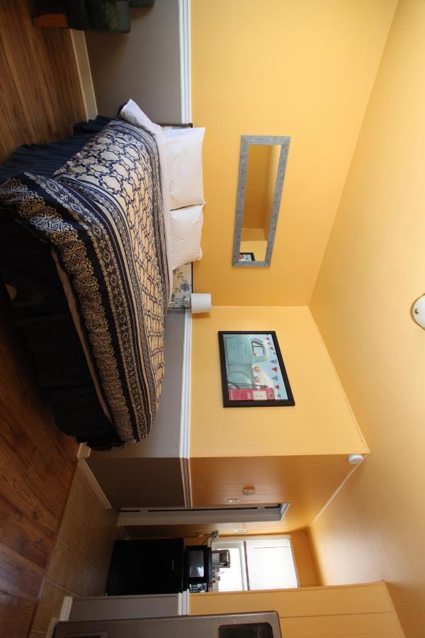 Motel Century Ii