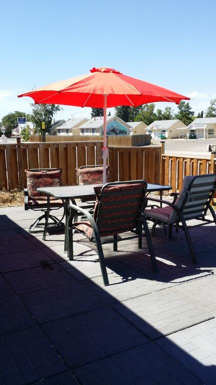 Century Ii Motel Fort Macleod