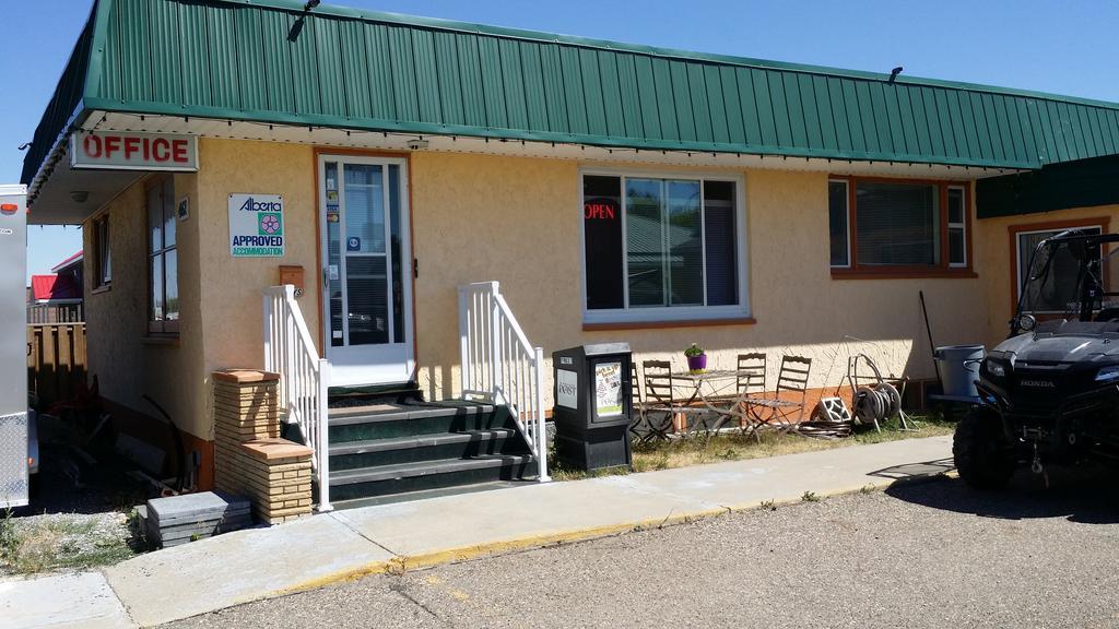 Century Ii Motel Fort Macleod
