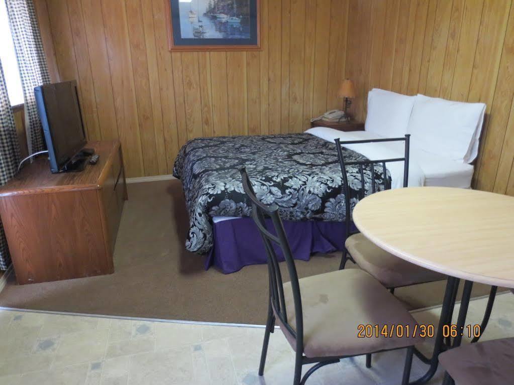 Century Ii Motel