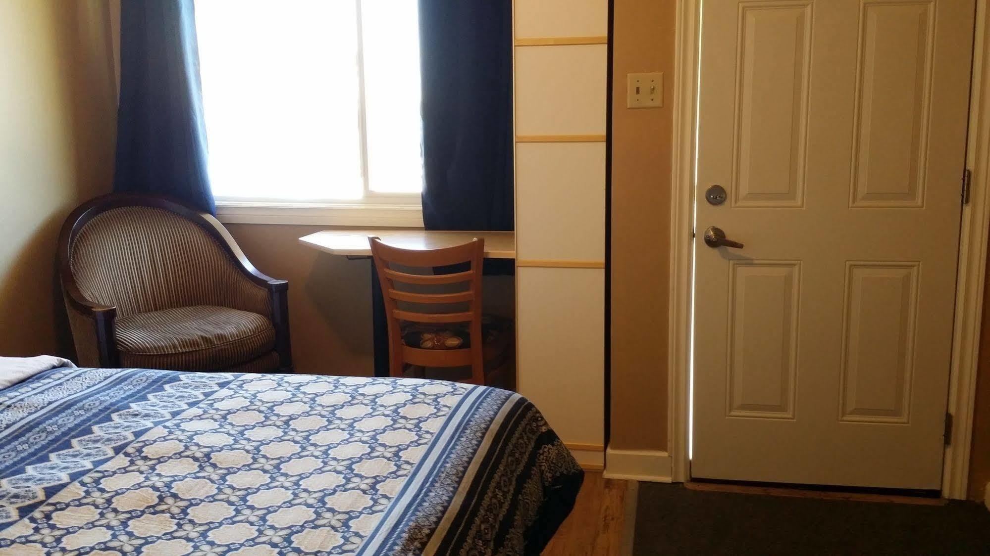 Century Ii Motel